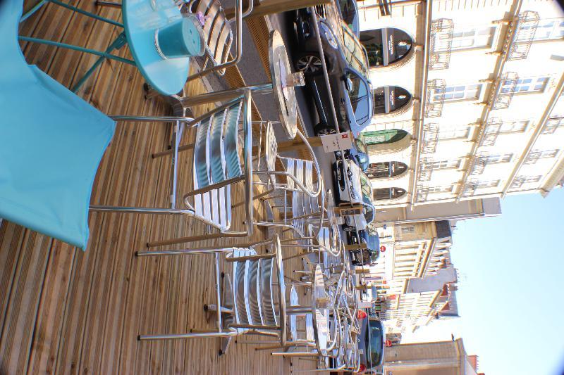 ไอบิส น็องต์ ซองทร์ ตูร์ เบรอแตญ Hotel ภายนอก รูปภาพ
