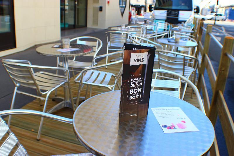 ไอบิส น็องต์ ซองทร์ ตูร์ เบรอแตญ Hotel ภายนอก รูปภาพ